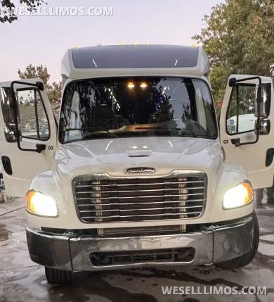 2020 Freightliner Shuttle 45" by Freightliner garage - Shuttle Bus for Sale in Los Angeles, CA - Photo 13