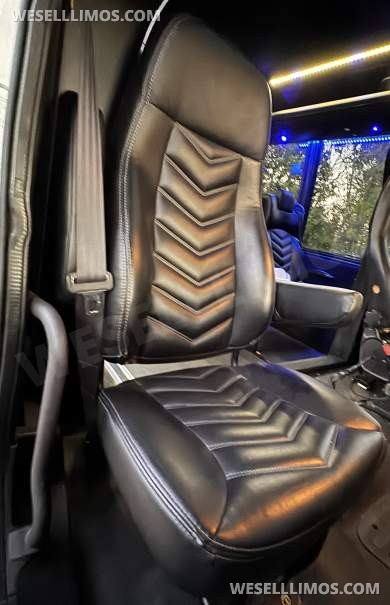 2020 Freightliner Shuttle 45" by Freightliner garage - Shuttle Bus for Sale in Los Angeles, CA - Photo 15