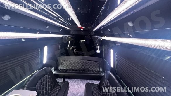 2023 Mercedes-Benz Sprinter 3500 170 Ext Sprinter for Sale in Anahiem, CA - Photo 3