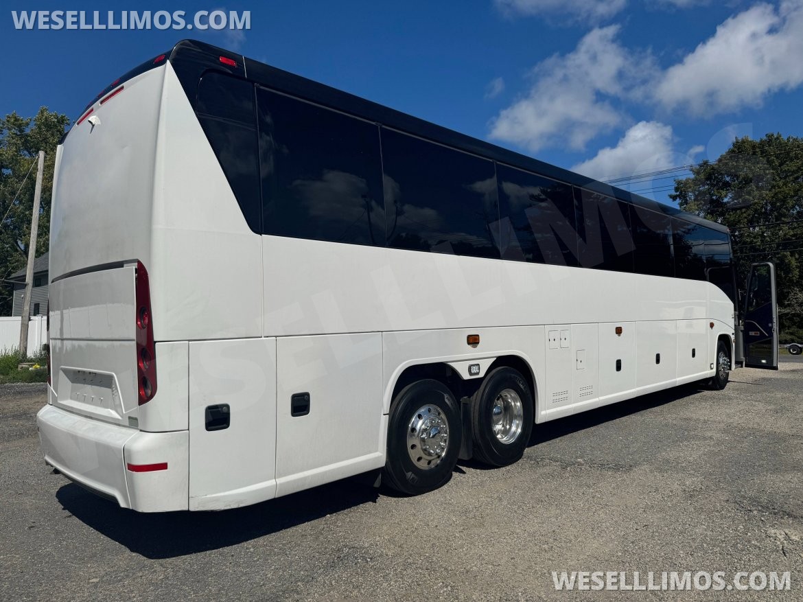 Motorcoach for Sale in Westport, MA - Photo 4