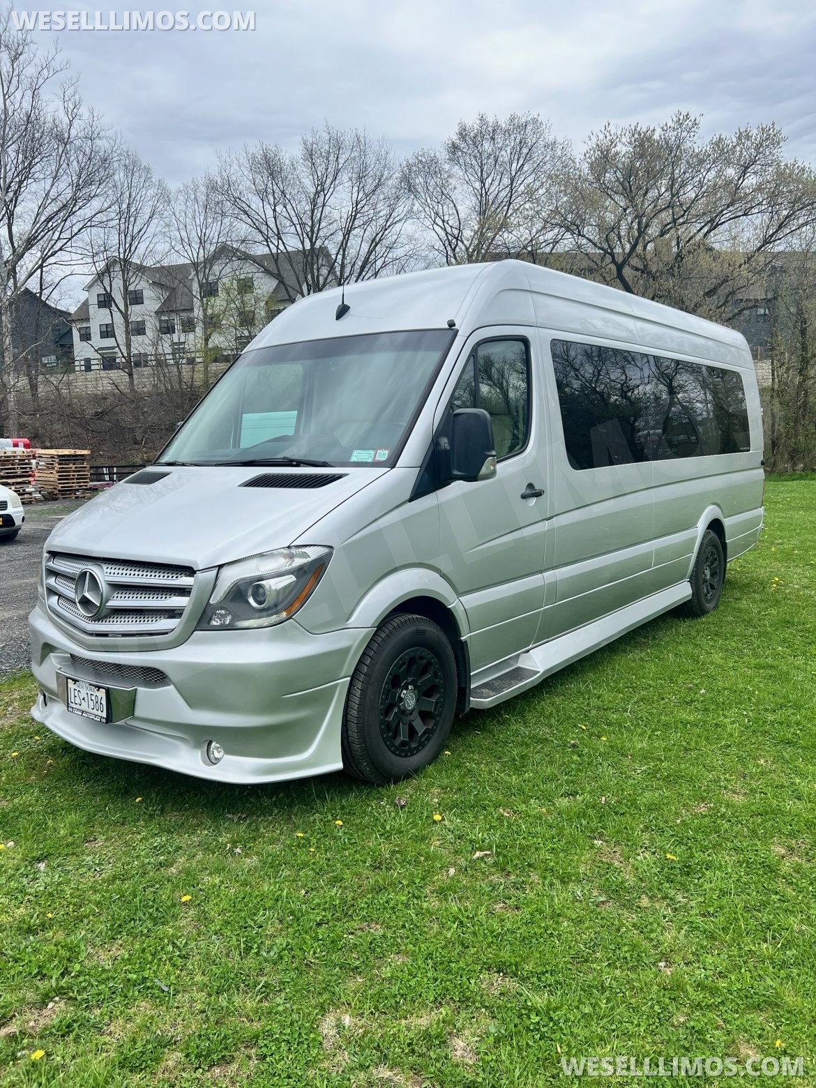 CEO SUV Mobile Office for Sale in Lagrange, NY - Main Photo