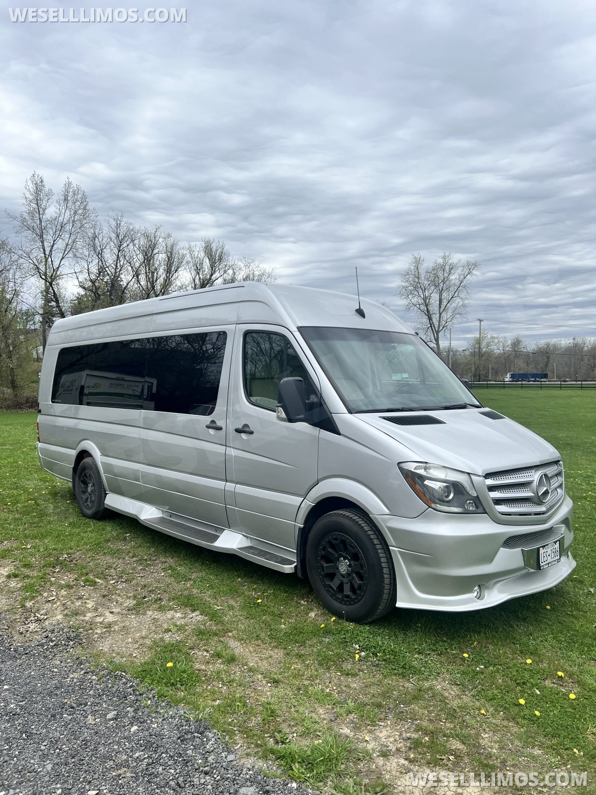 CEO SUV Mobile Office for Sale in Lagrange, NY - Photo 2