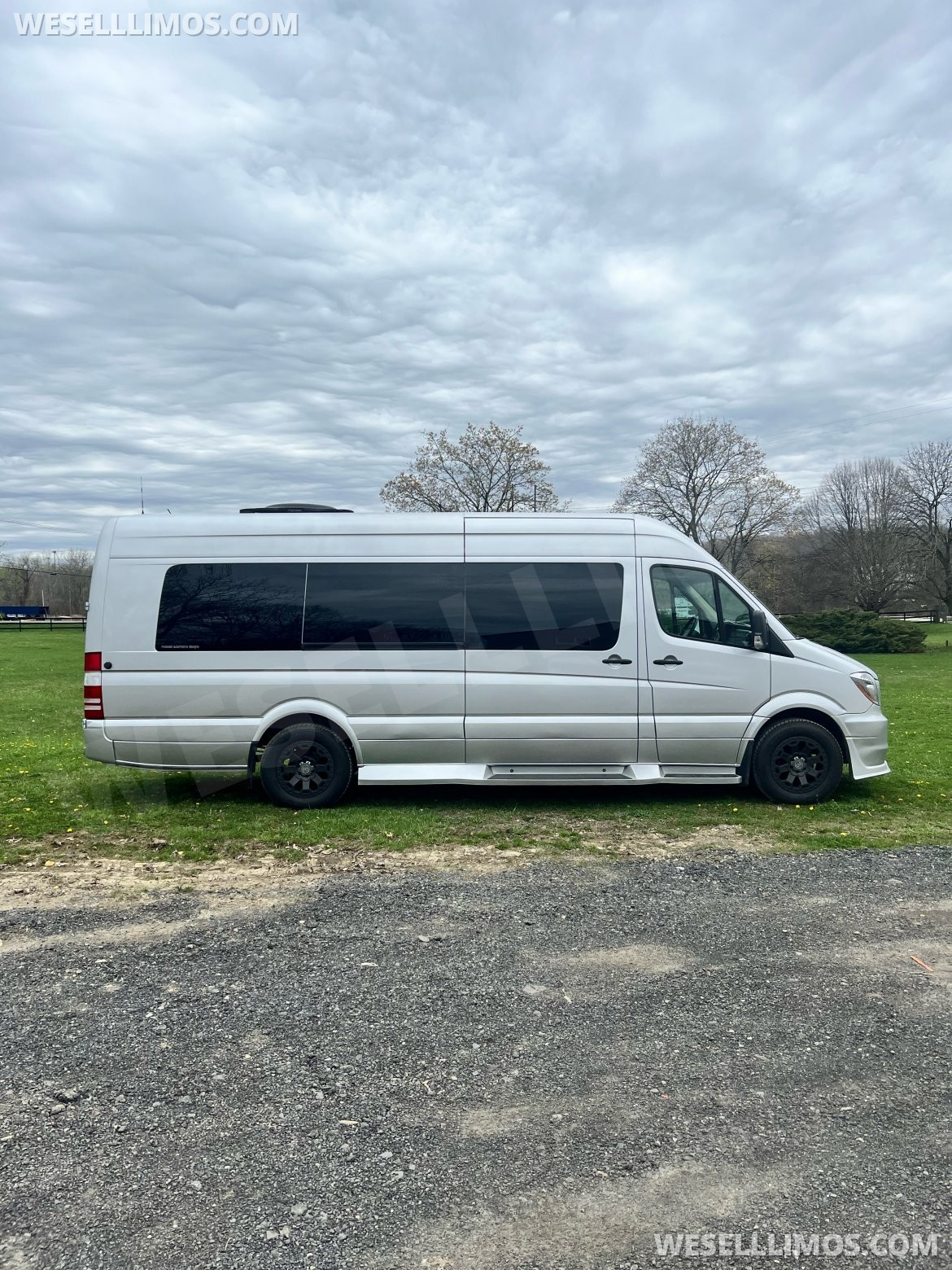 CEO SUV Mobile Office for Sale in Lagrange, NY - Photo 3