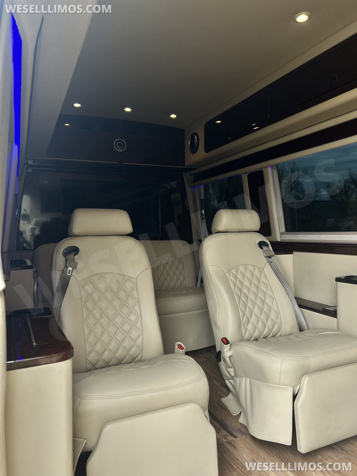 CEO SUV Mobile Office for Sale in Lagrange, NY - Photo 8