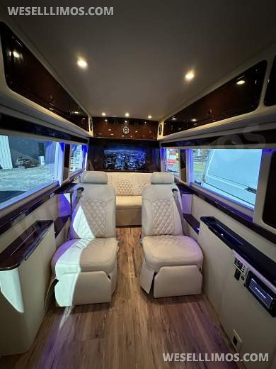 2014 Midwest Auto Designs Mercedes-Benz 2500 CEO SUV Mobile Office - CEO SUV Mobile Office for Sale in Lagrange, NY - Photo 13