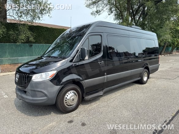2023 Mercedes-Benz Sprinter Sprinter for Sale in Baldwin, NY - Photo 3
