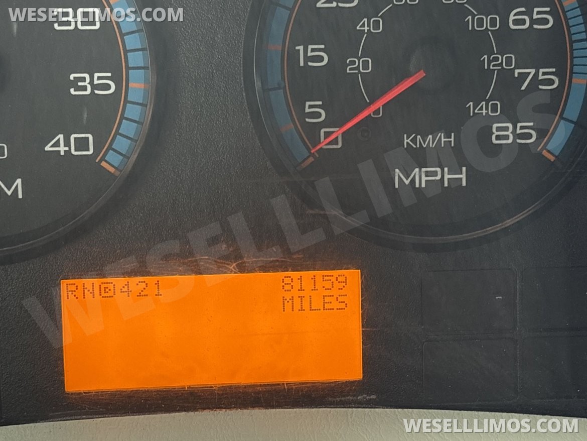 Limo Bus for Sale in Babylon, NY - Photo 9