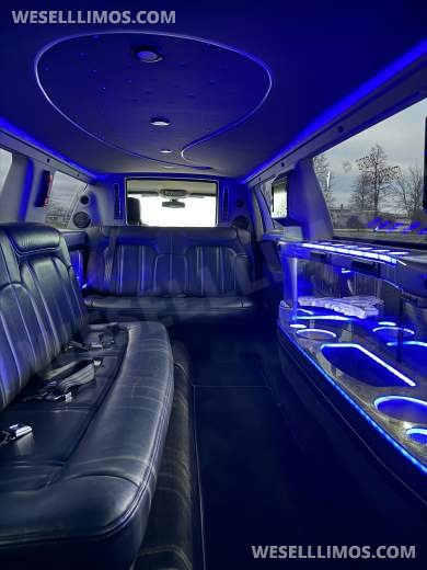 2016 5 Door Royale Lincoln MKT Limousine - Limousine for Sale in Naperville, IL - Photo 14