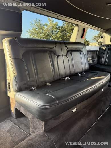 2016 5 Door Royale Lincoln MKT Limousine - Limousine for Sale in Naperville, IL - Photo 12
