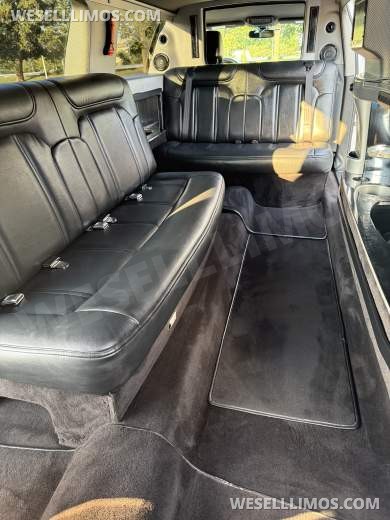 2016 5 Door Royale Lincoln MKT Limousine - Limousine for Sale in Naperville, IL - Photo 13