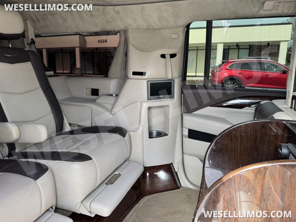 CEO SUV Mobile Office for Sale in Baytown, TX - Photo 8