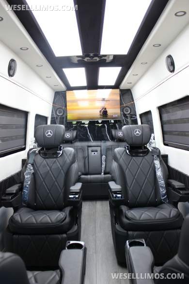 2024 Mercedes-Benz 2500 Ext Sprinter Van Exotic for Sale in Murrieta, CA