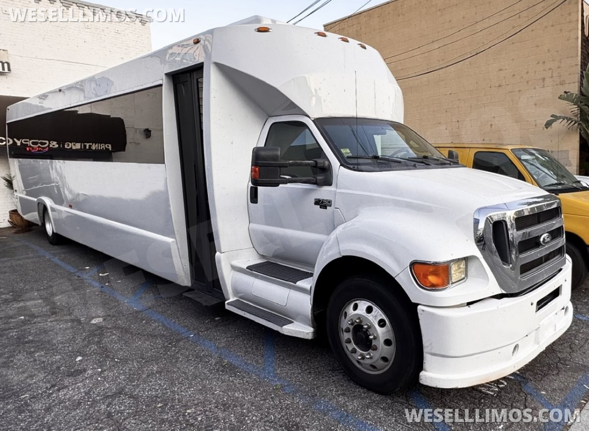 Limo Bus for Sale in Los Angeles, AL - Photo 9