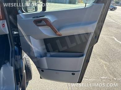 2017 Midwest Automotive Design Mercedes-Benz Sprinter Sprinter - Sprinter for Sale in Baldwin, NY - Photo 20