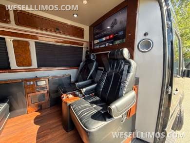 2017 Midwest Automotive Design Mercedes-Benz Sprinter Sprinter - Sprinter for Sale in Baldwin, NY - Photo 26