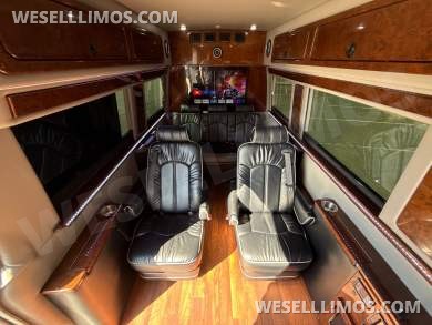 2017 Midwest Automotive Design Mercedes-Benz Sprinter Sprinter - Sprinter for Sale in Baldwin, NY - Photo 27