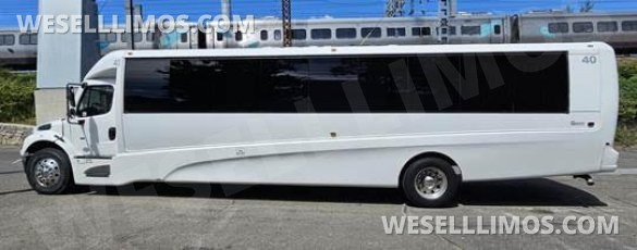 2016 Freightliner GM40 Shuttle Bus for Sale in New Haven, CT - Photo 3