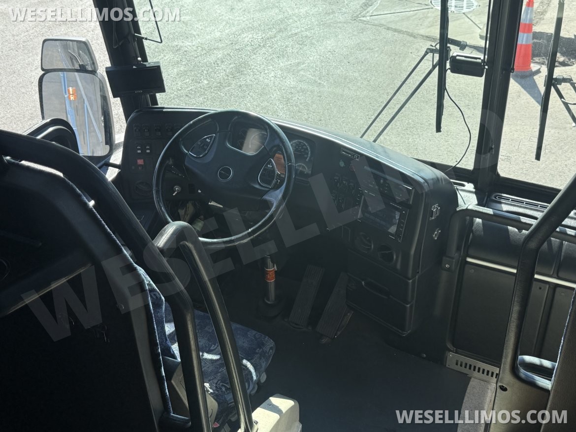 Motorcoach for Sale in Phoenix, AZ - Photo 13
