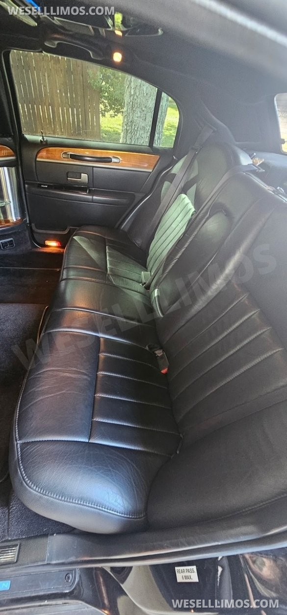 2007 Lincoln Towncar Limousine for Sale in Houston, TX - Photo 3