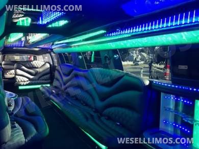 2018 Pinnacle Limousine Chevrolet Suburbalade Limousine - Limousine for Sale in Peabody, MA - Photo 7