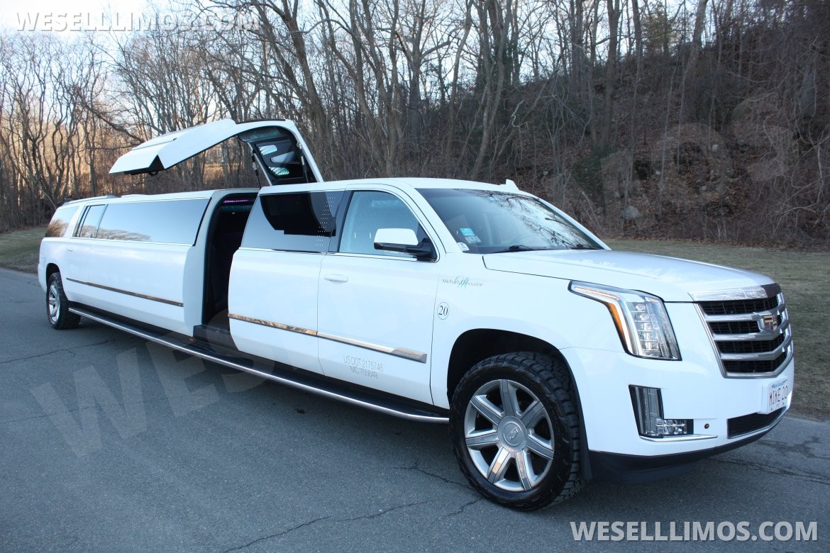 Limousine for Sale in Peabody, MA - Main Photo