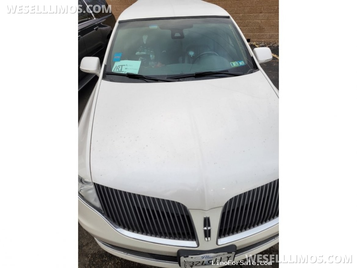 Limousine for Sale in Wheeling, IL - Photo 3