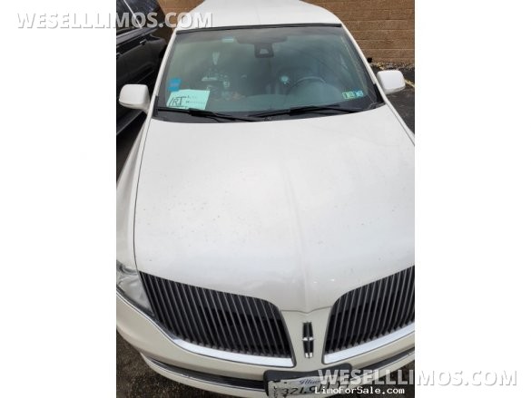 2013 Lincoln MKT Limousine for Sale in Wheeling, IL - Photo 3
