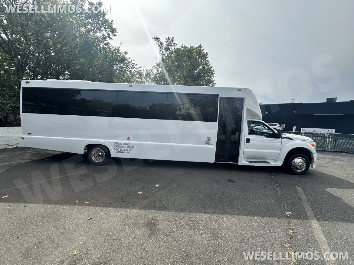 Limo Bus for Sale in Hawthorne, NJ - Main Photo