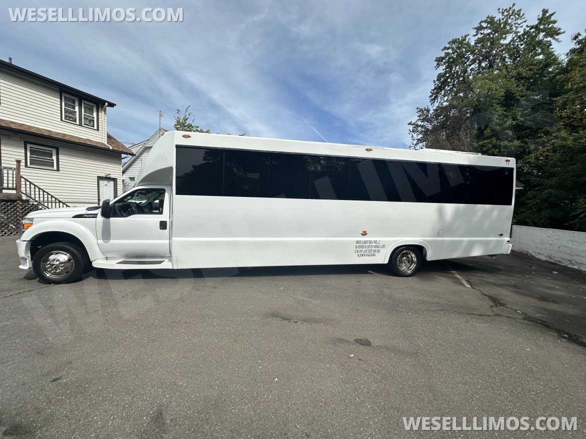 Limo Bus for Sale in Hawthorne, NJ - Photo 2