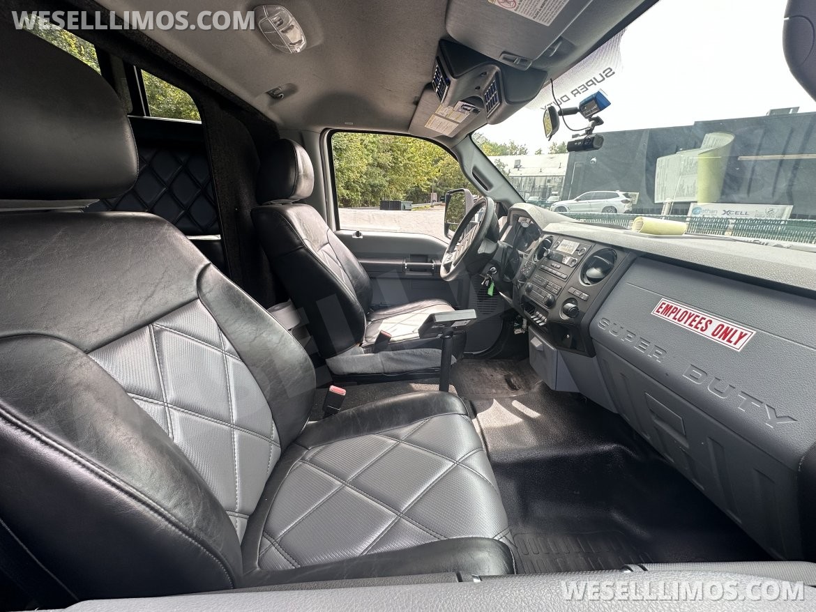 Limo Bus for Sale in Hawthorne, NJ - Photo 9