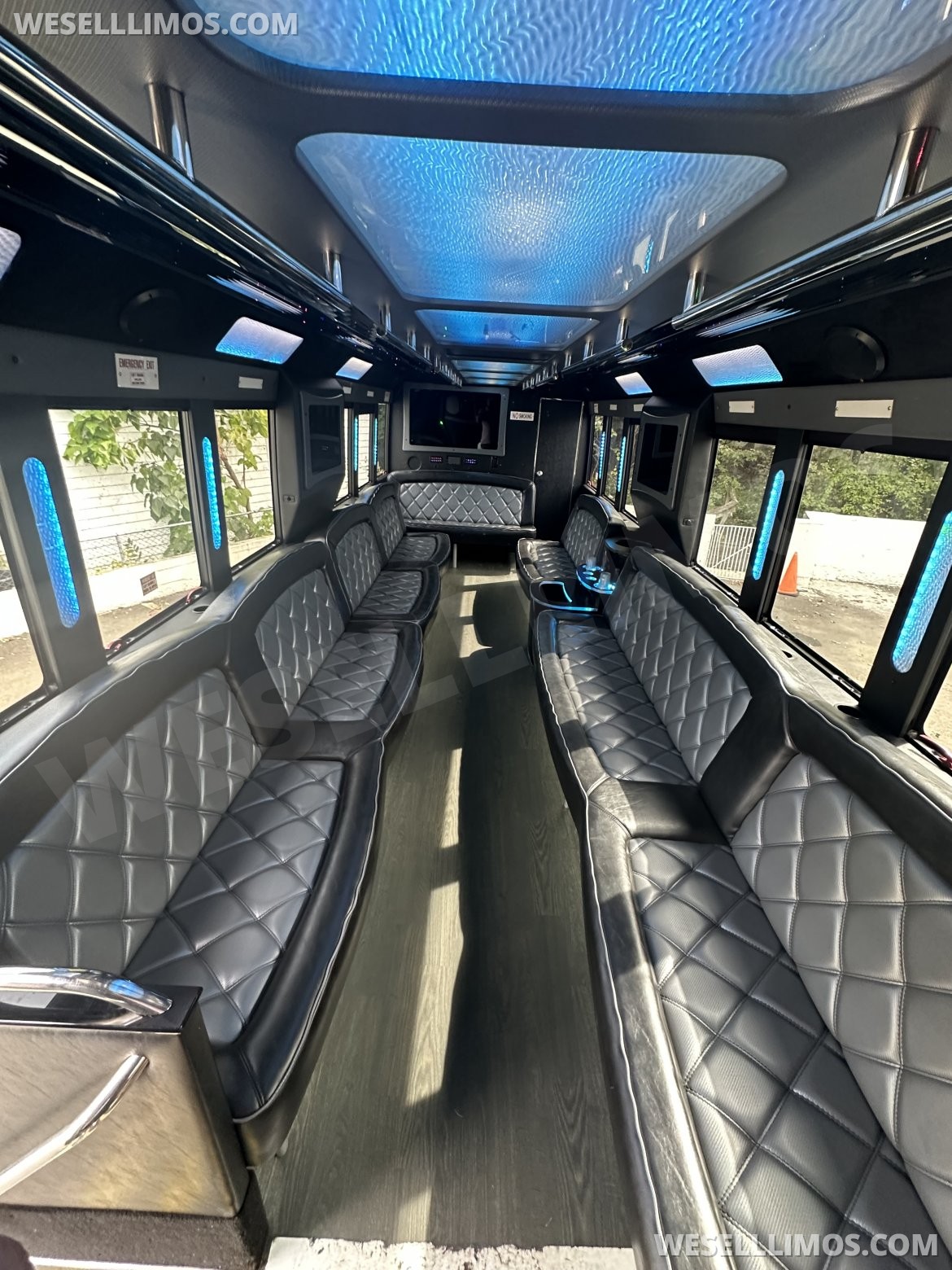 Limo Bus for Sale in Hawthorne, NJ - Photo 11