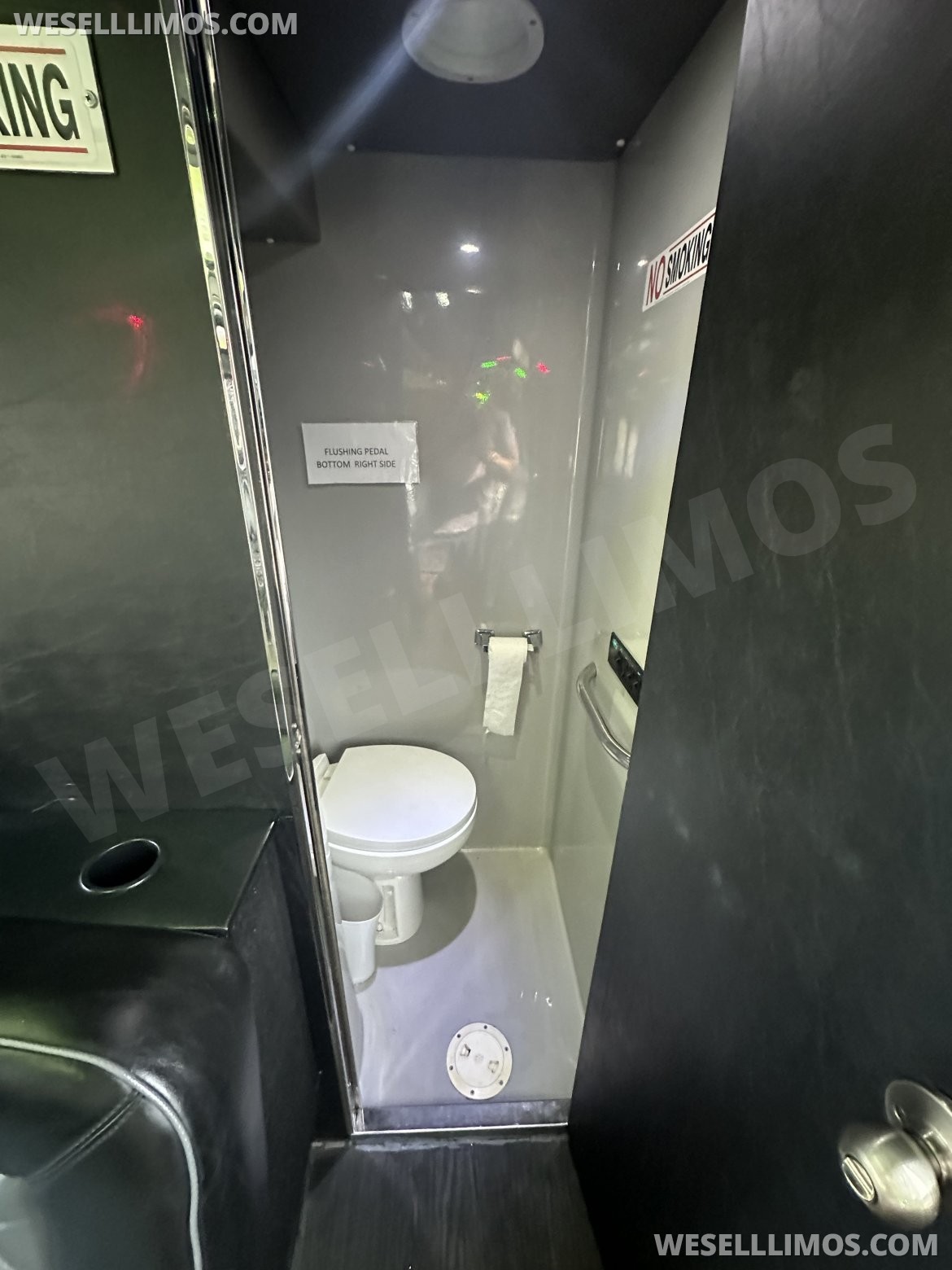 Limo Bus for Sale in Hawthorne, NJ - Photo 19