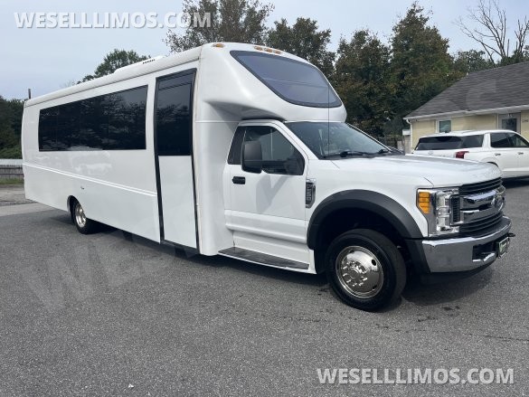 2017 Ford F550 Executive Shuttle for Sale in Pasadena, MD - Main Photo