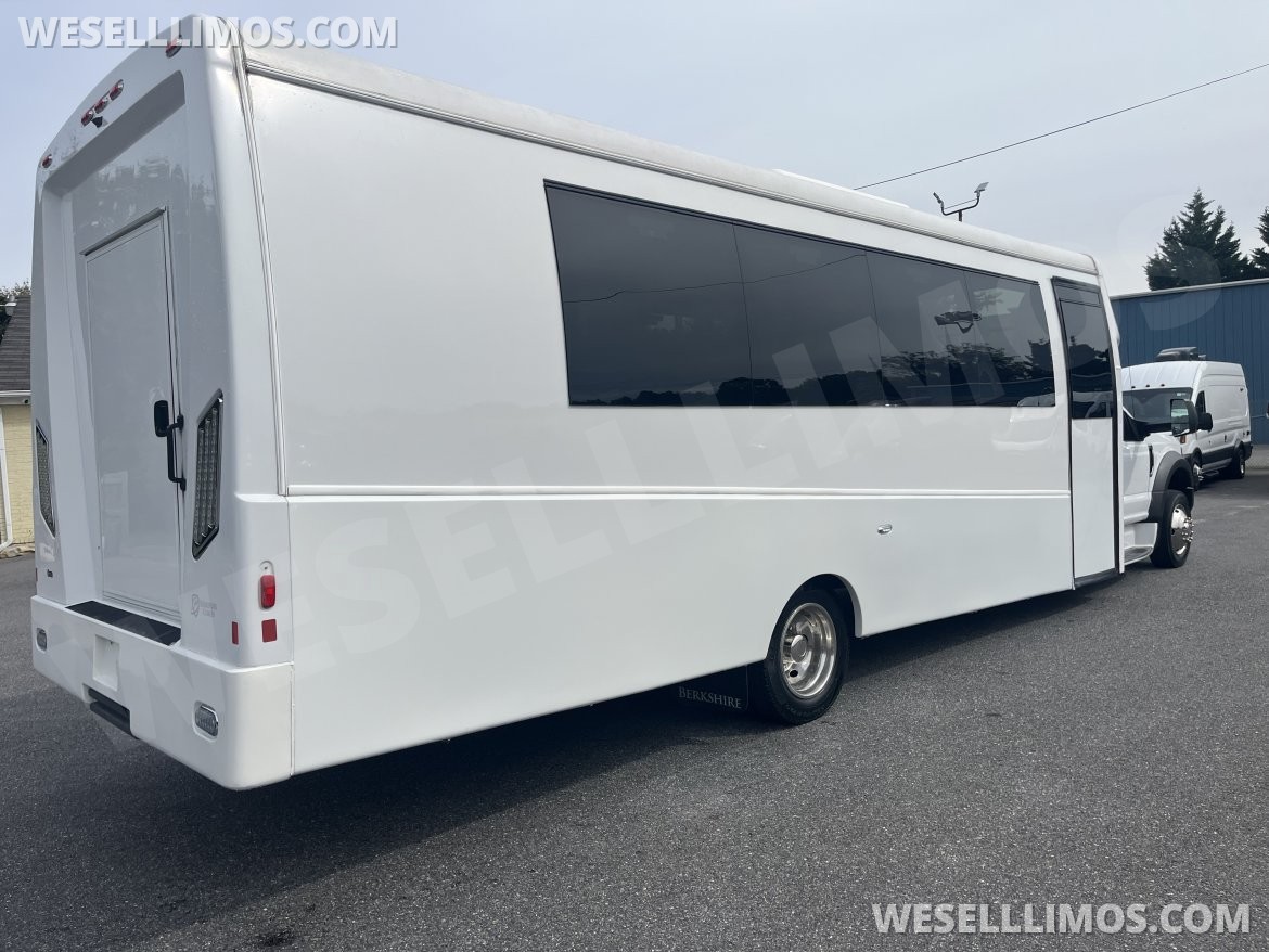 Executive Shuttle for Sale in Pasadena, MD - Photo 3