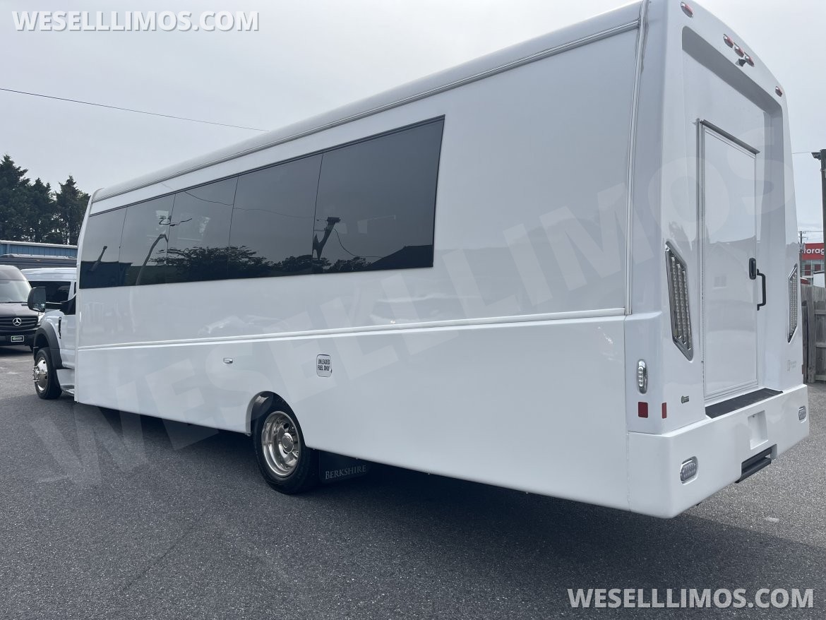 Executive Shuttle for Sale in Pasadena, MD - Photo 4
