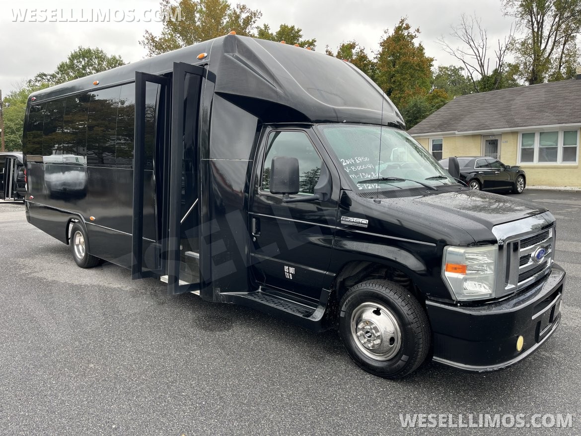 Limo Bus for Sale in Pasadena, MD - Photo 2