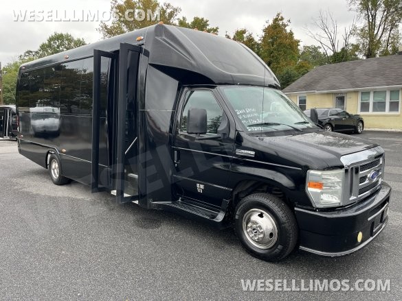 2014 Ford E 450 Limo Bus for Sale in Pasadena, MD - Photo 2