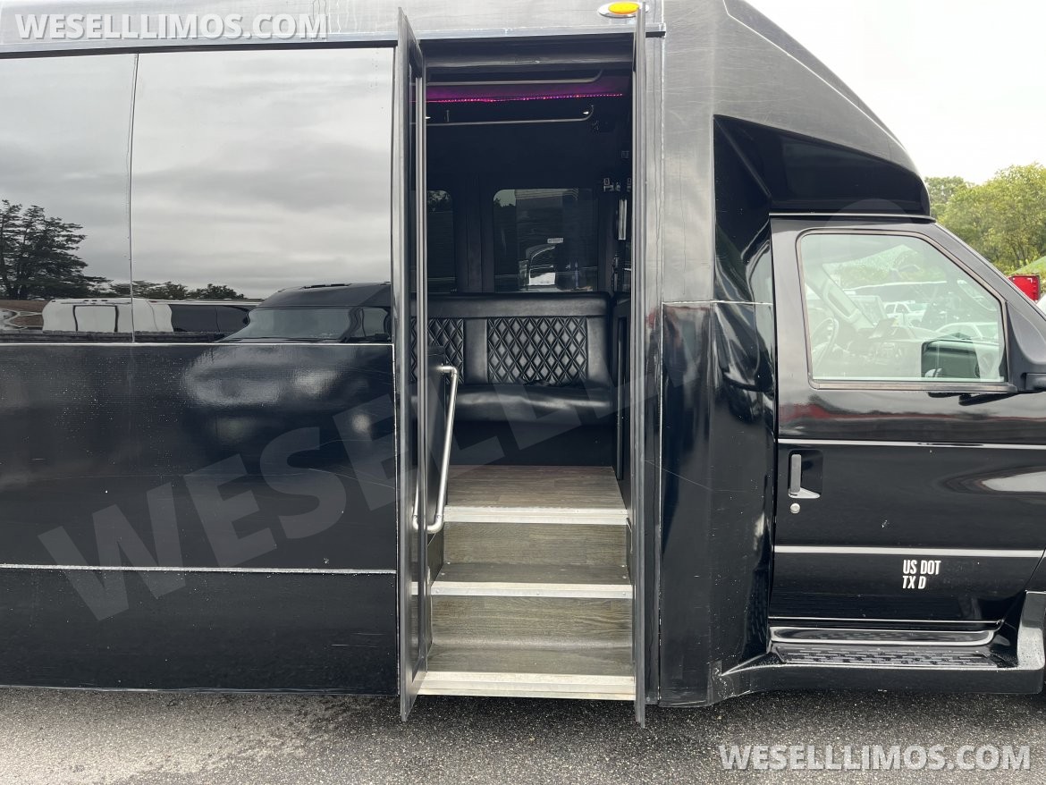 Limo Bus for Sale in Pasadena, MD - Photo 6