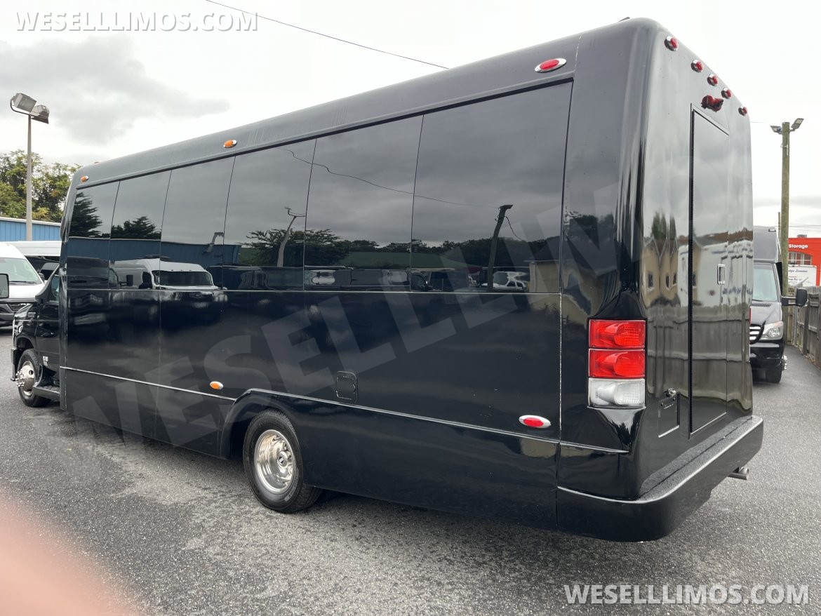 Limo Bus for Sale in Pasadena, MD - Photo 5