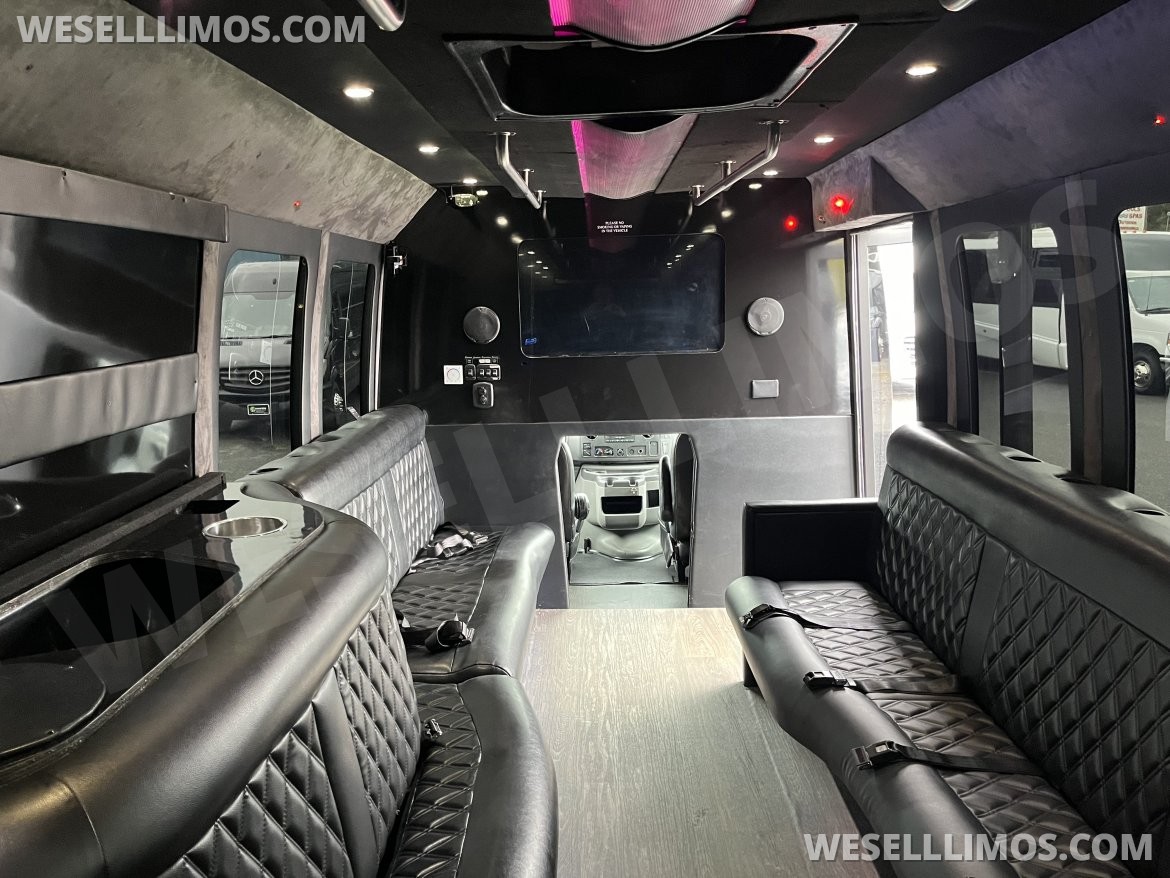 Limo Bus for Sale in Pasadena, MD - Photo 8