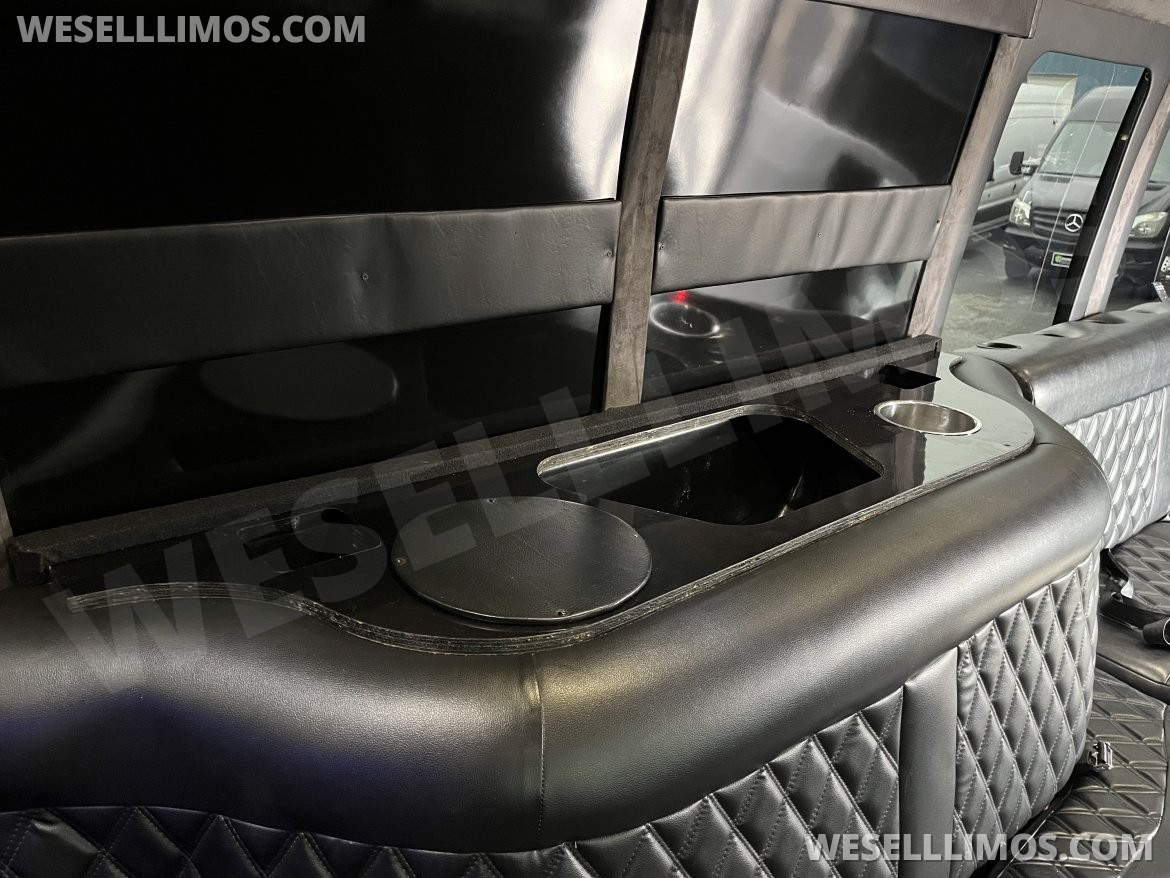 Limo Bus for Sale in Pasadena, MD - Photo 9