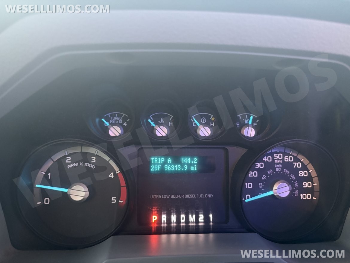 Limo Bus for Sale in fraser, MI - Photo 12