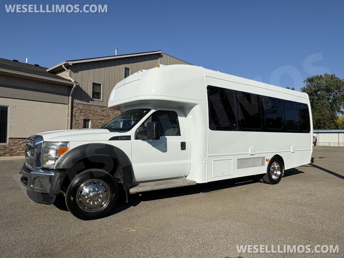Limo Bus for Sale in fraser, MI - Photo 13