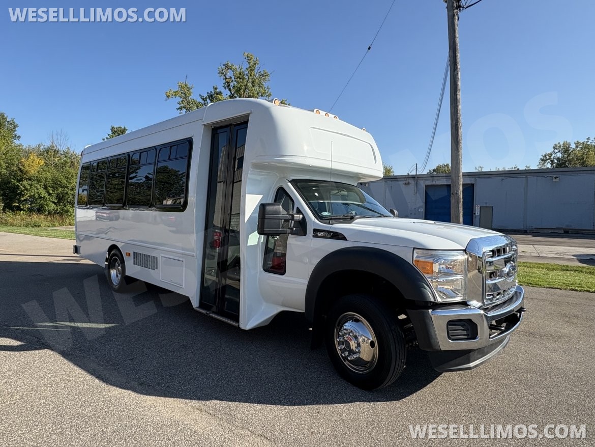 Limo Bus for Sale in fraser, MI - Photo 16