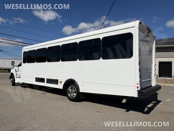 2017 Ford F-650 Shuttle Bus for Sale in FRASER, MI - Photo 2