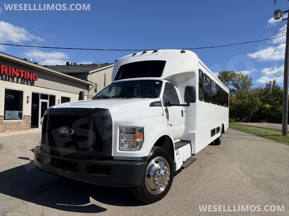 Shuttle Bus for Sale in FRASER, MI - Photo 5