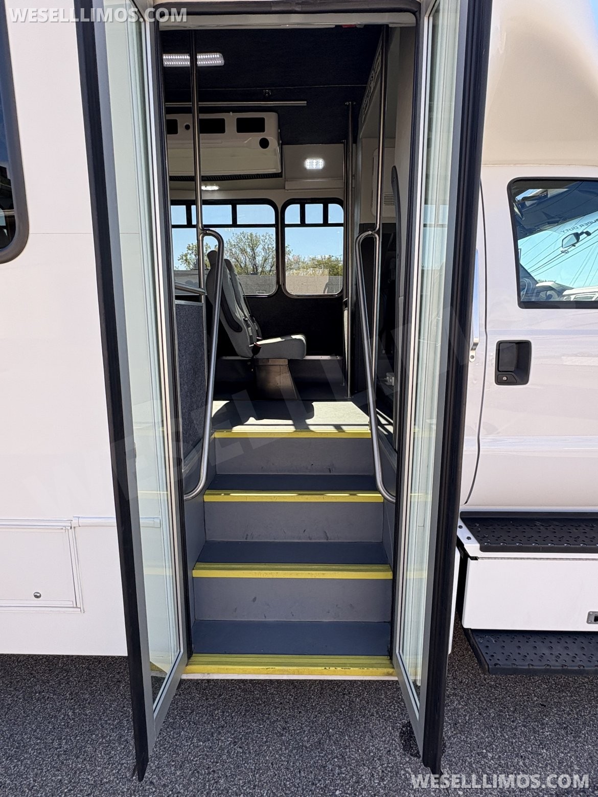 Shuttle Bus for Sale in FRASER, MI - Photo 10