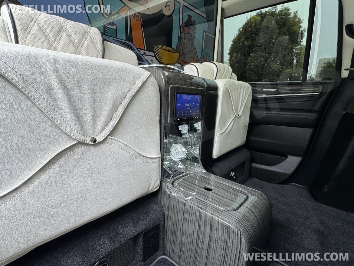 CEO SUV Mobile Office for Sale in Ontario, CA - Photo 14