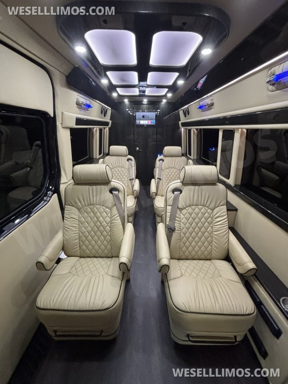 2018 Mercedes-Benz Sprinter 3500 Daycruiser Sprinter for Sale in Richmond, VA - Photo 3