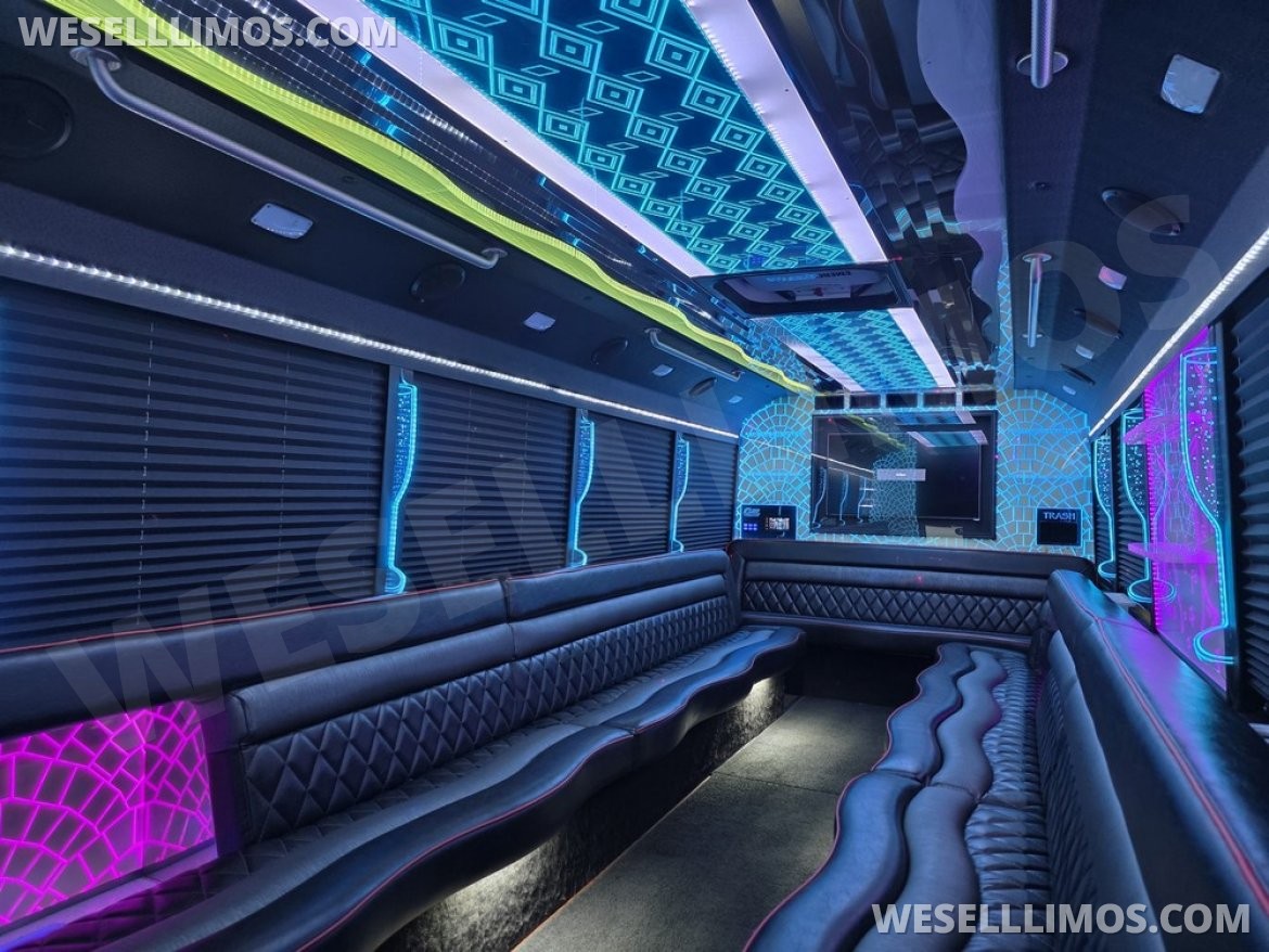 Limo Bus for Sale in Erie, PA - Photo 6